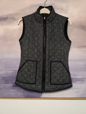 Women’s Black & Gray Quilted Herringbone Zip Vest with Pockets
